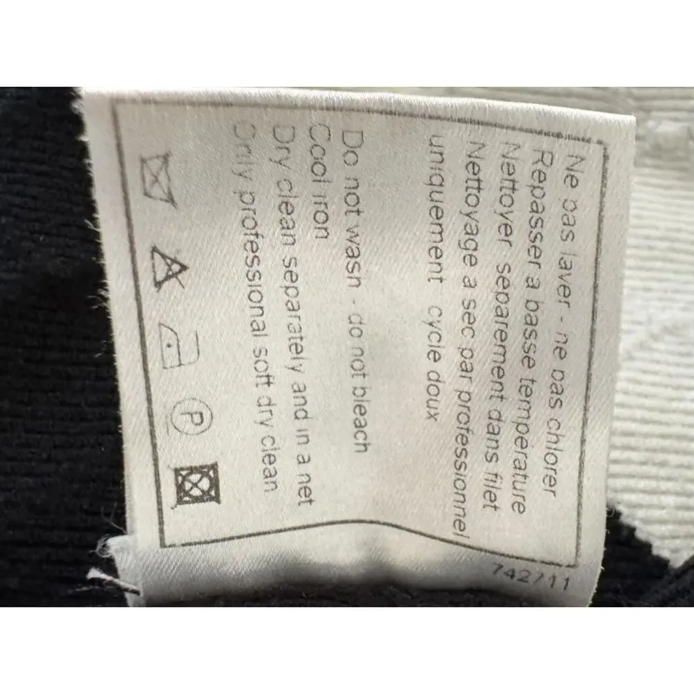 Chanel Ivory Quilted CC Logo Sweater – Size 42 (FR)